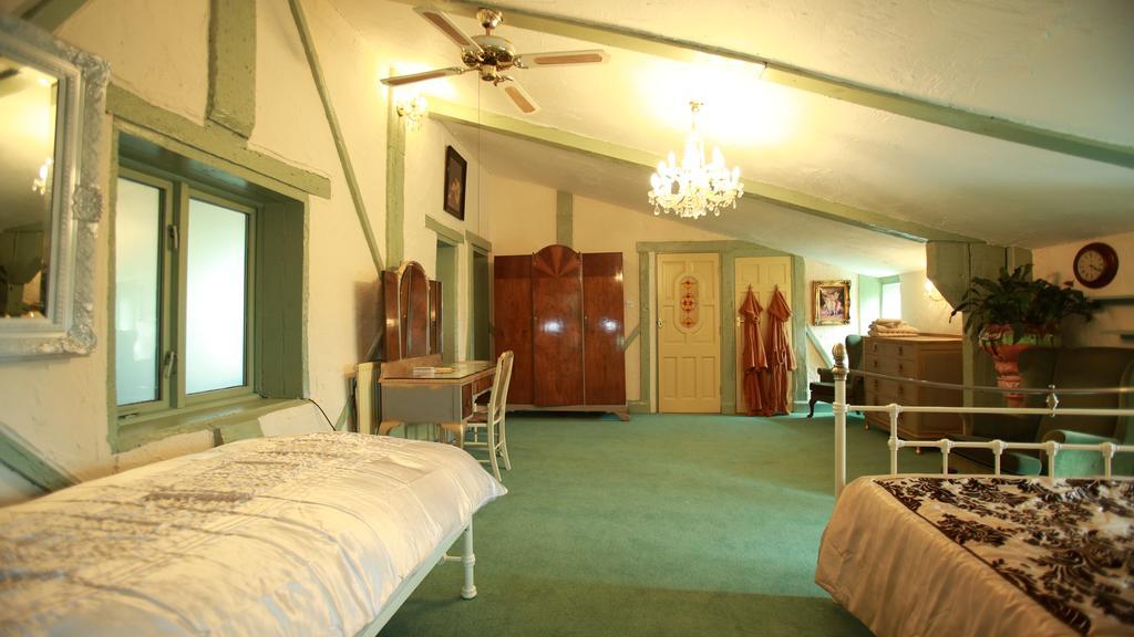 هدرزفيلد The Edge Accommodation الغرفة الصورة
